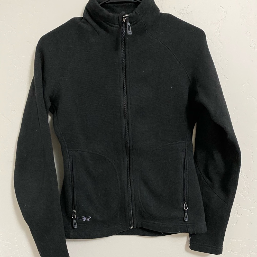 Women’s fitted black jacket